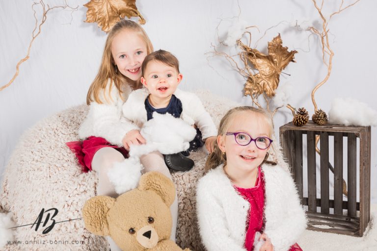 Lire la suite à propos de l’article Photos de Noël – Photos de famille en studio