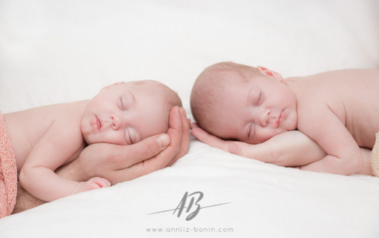 Lire la suite à propos de l’article Elya et Kewann, les bébés bonheur – séance nouveau-né en studio à Caen