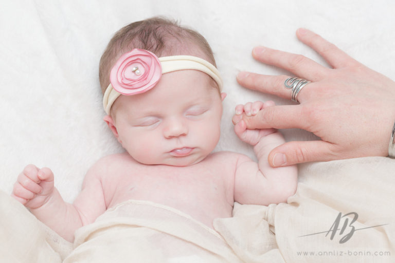 Lire la suite à propos de l’article Inès – Photo de naissance en studio à Caen