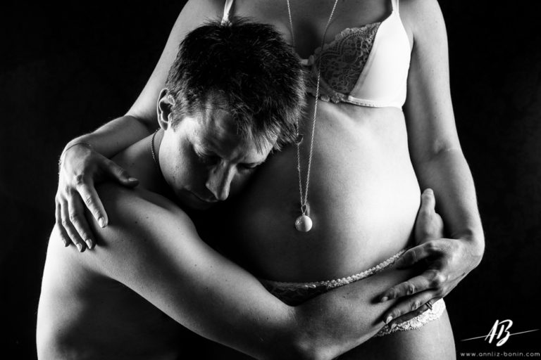 Les danseuses font de bien jolies futures mamans – photo de grossesse en studio