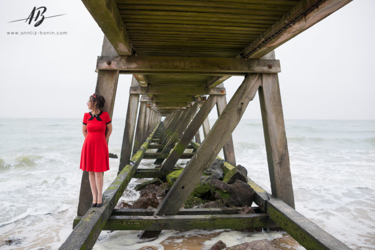 Lire la suite à propos de l’article Séance pin-up à la plage – photos pin-up en Normandie