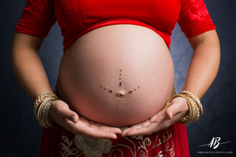 Lire la suite à propos de l’article Inspiration Bollywood – photo de grossesse à Caen