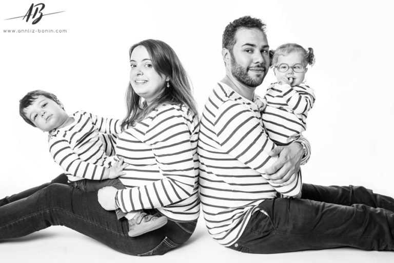 Lire la suite à propos de l’article En famille ! – séance photo en studio à Caen