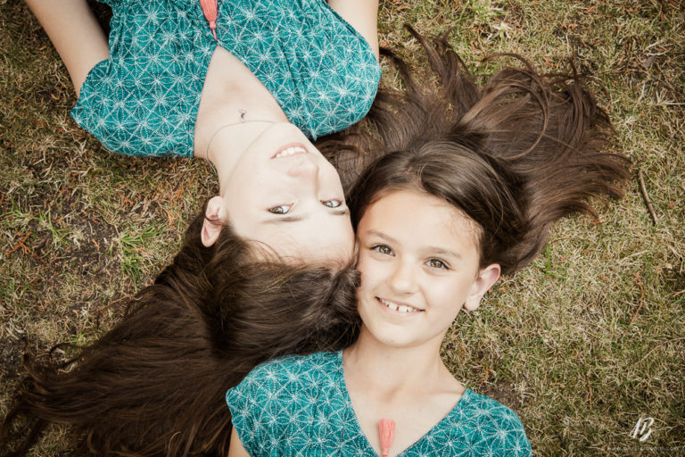 Lire la suite à propos de l’article Charlotte et Léane, photos d’enfance au naturel