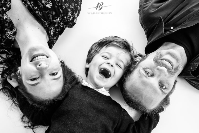 Lire la suite à propos de l’article En famille – Photos de famille en studio à Caen