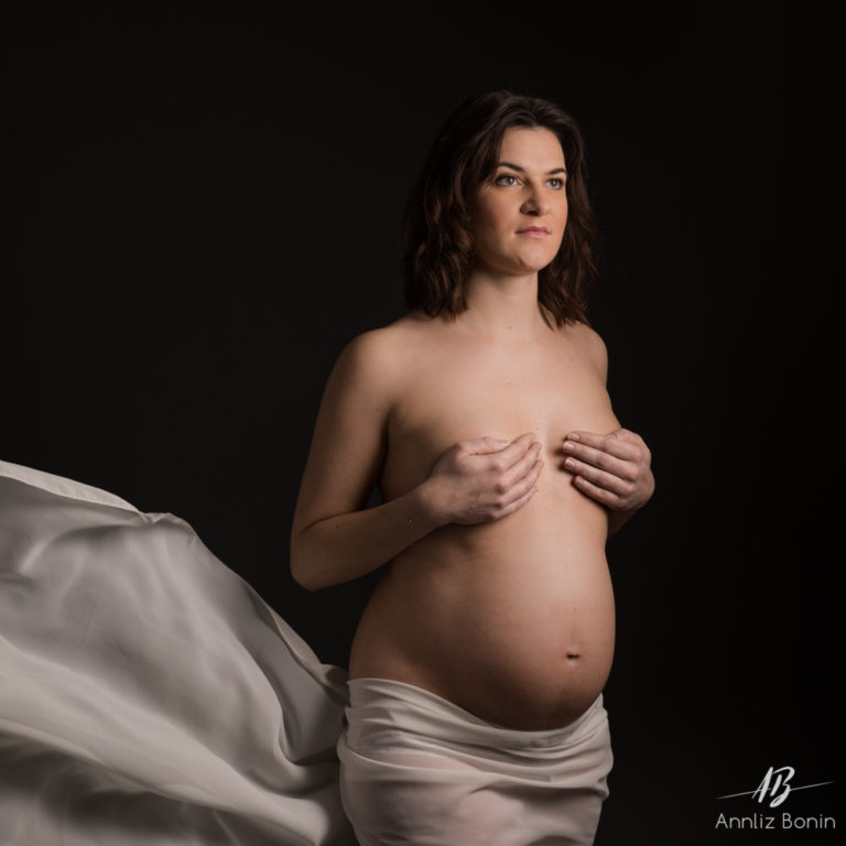 Lire la suite à propos de l’article Luc et Mélanie, photo de grossesse en studio