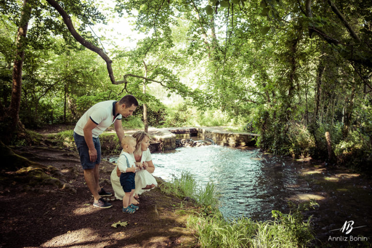 Lire la suite à propos de l’article Séance portrait de famille en forêt