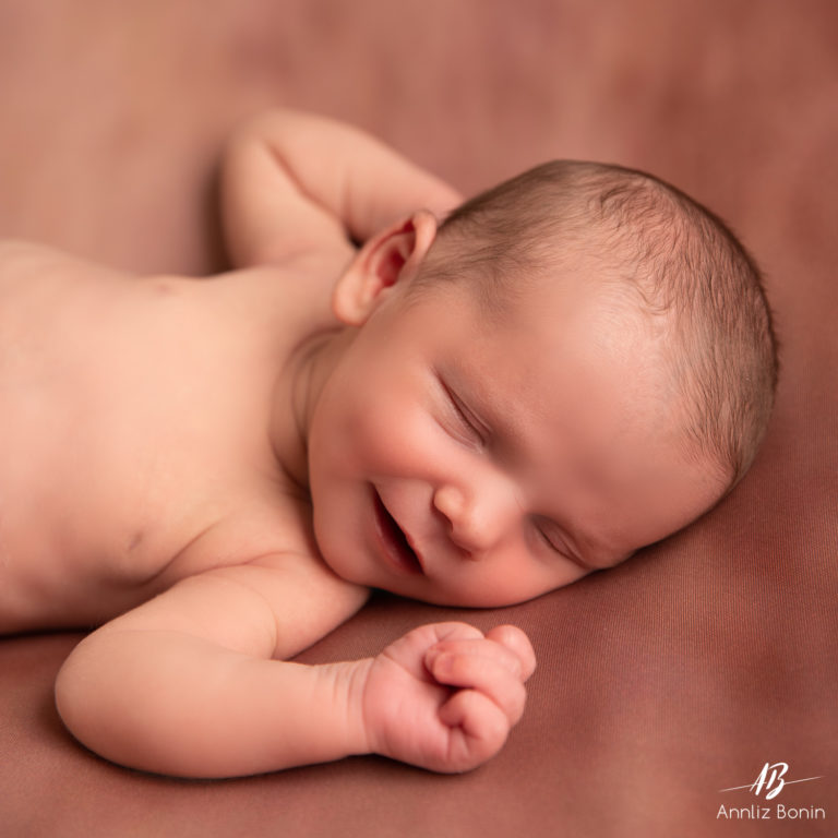 Lire la suite à propos de l’article Une douce séance naissance avec bébée Ambre